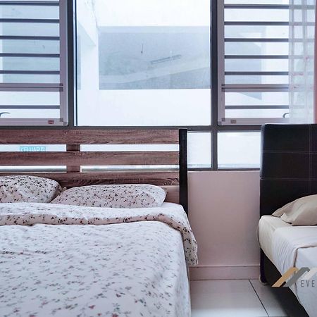 Marina Times Square Homestay By Evernent Miri Exterior photo