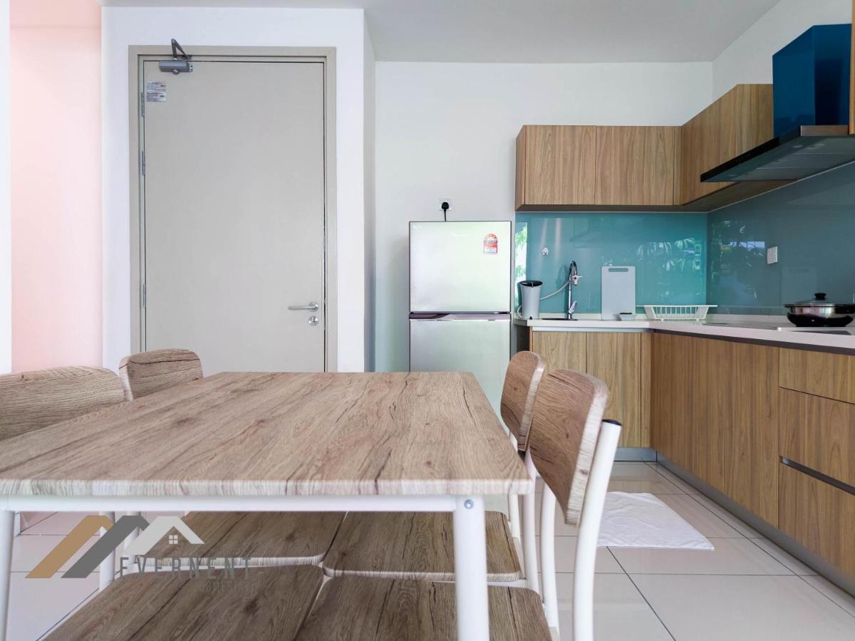 Marina Times Square Homestay By Evernent Miri Exterior photo
