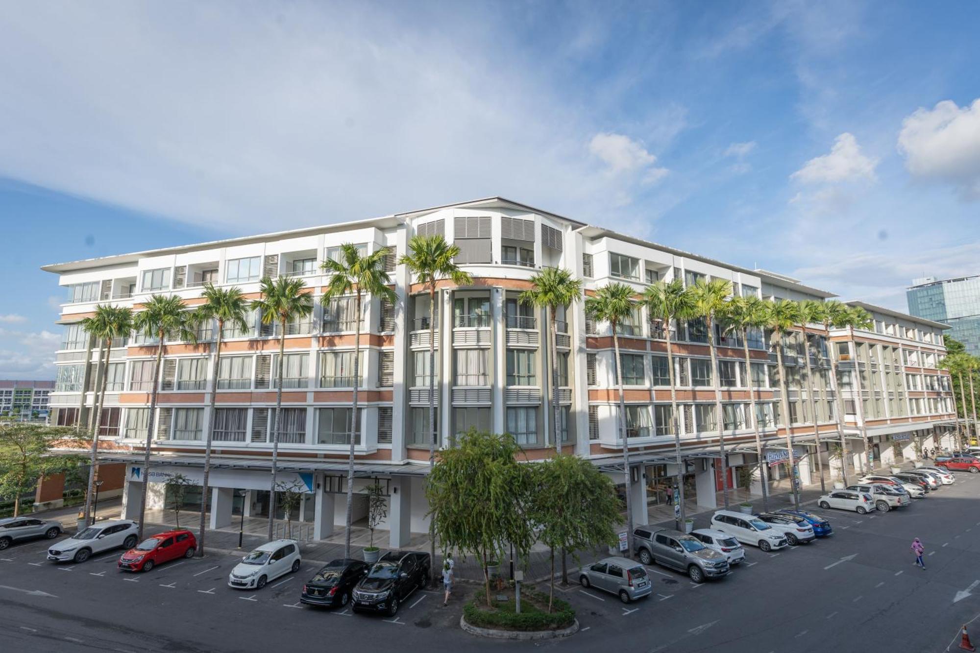 Marina Times Square Homestay By Evernent Miri Exterior photo